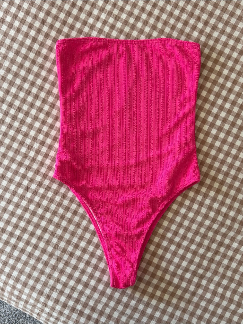 PrettyLittleThing Hot Pink Ribbed Strapless One Piece Swimsuit Women’s Size 2